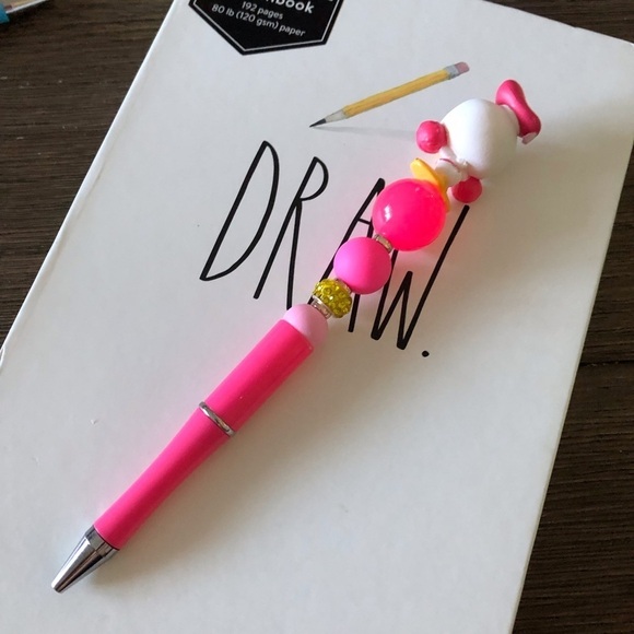 Disney Doorables: Mickey Mouse & Friends: Donald Duck handmade beaded pen - Picture 3 of 3